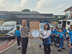 1cd2be63-d87c-45bc-b183-4c8b9fdd5861