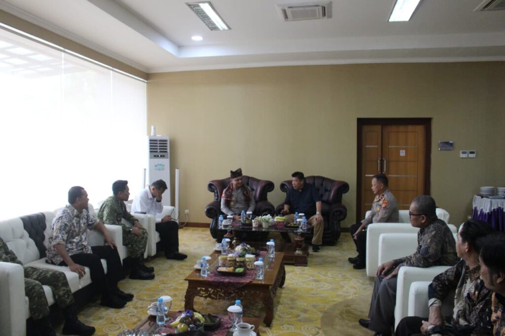 00d03557-cd6d-48a5-9d44-150d67e903ec