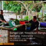 Babinsa Sungai Liat Jaga Stabilitas Harga Sembako di Toko Kelontong Desa Rebo