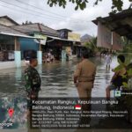 Babinsa Pasir Putih Turun Langsung Monitor Dampak Banjir Rob Bersama Lurah di Empat RT